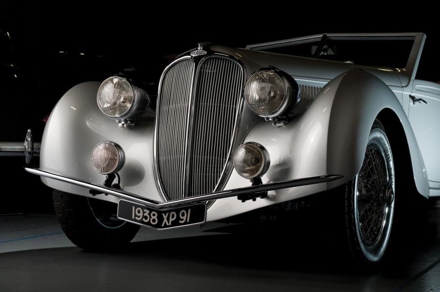 Детали интерьера Delahaye 135 MS Sport Roadster par DeVillar 1938 года  (фото 52 из 57)